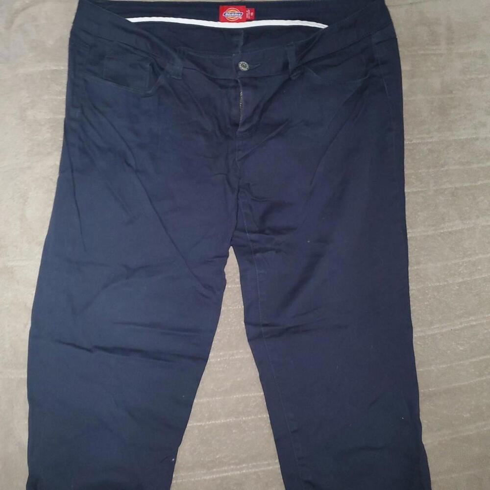 Dickies Women's Black Capris